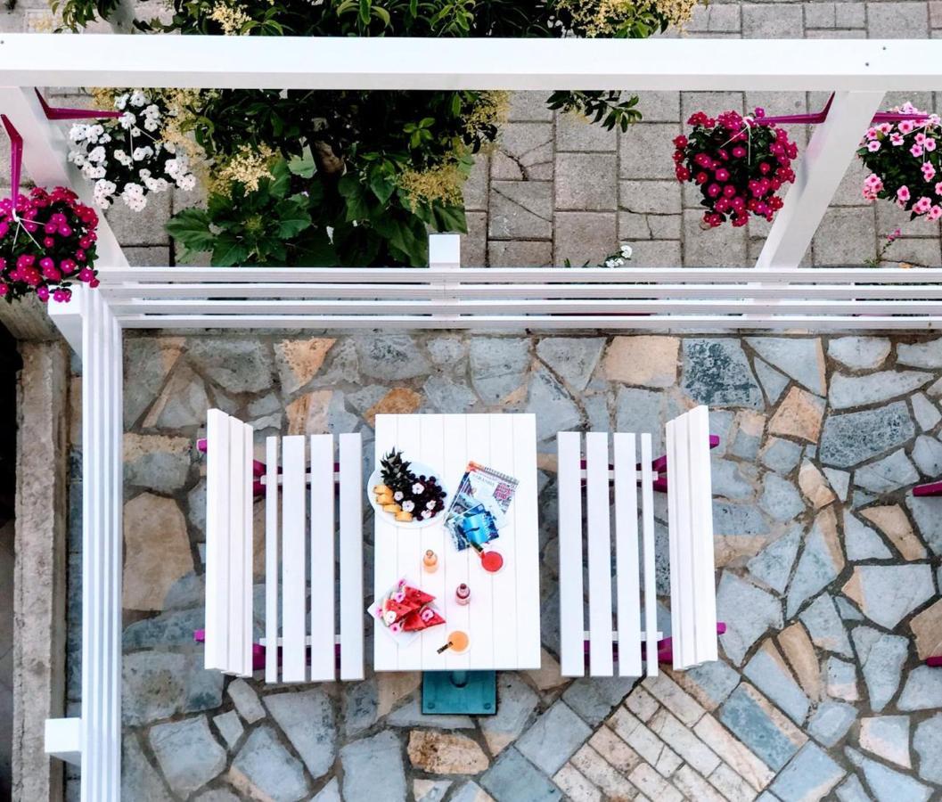 Family Hotel Haruni Ксамил Экстерьер фото