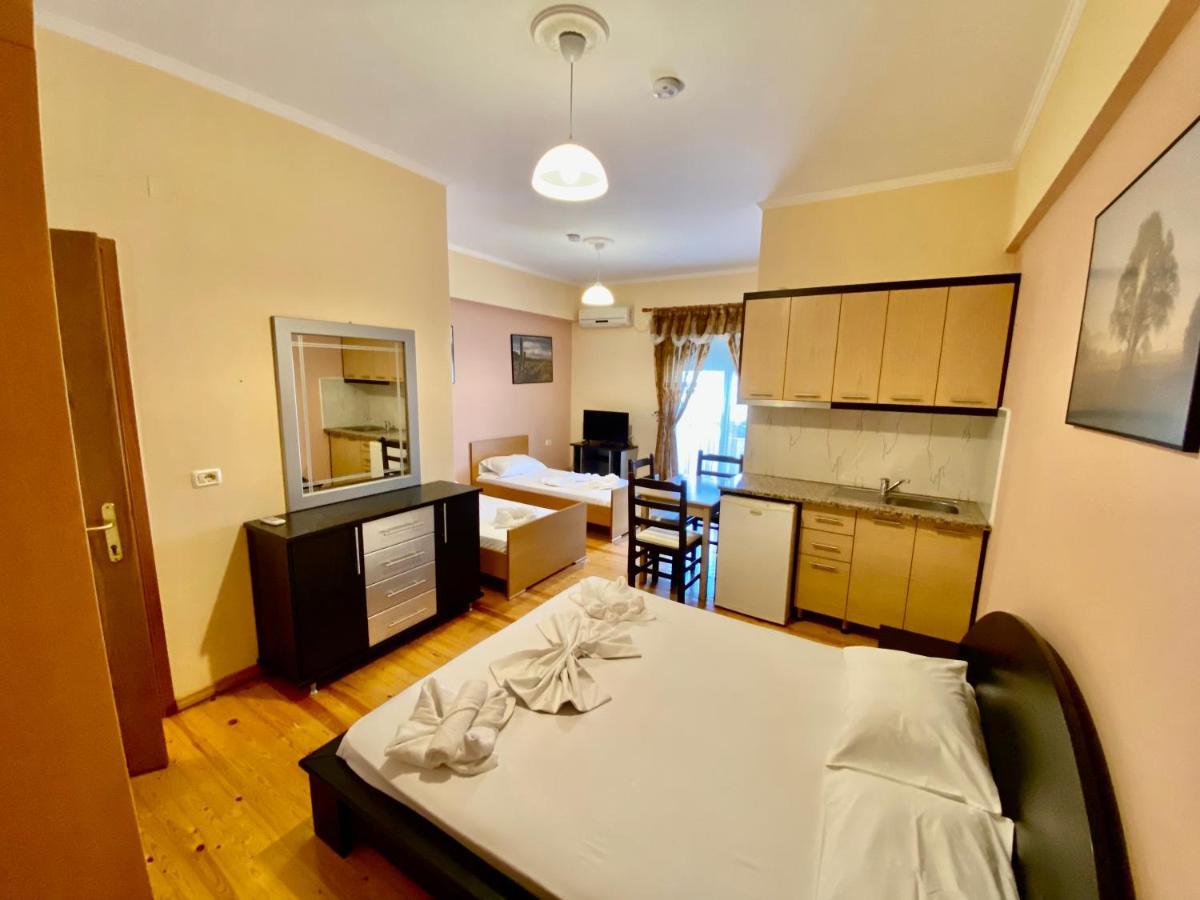 Family Hotel Haruni Ксамил Экстерьер фото