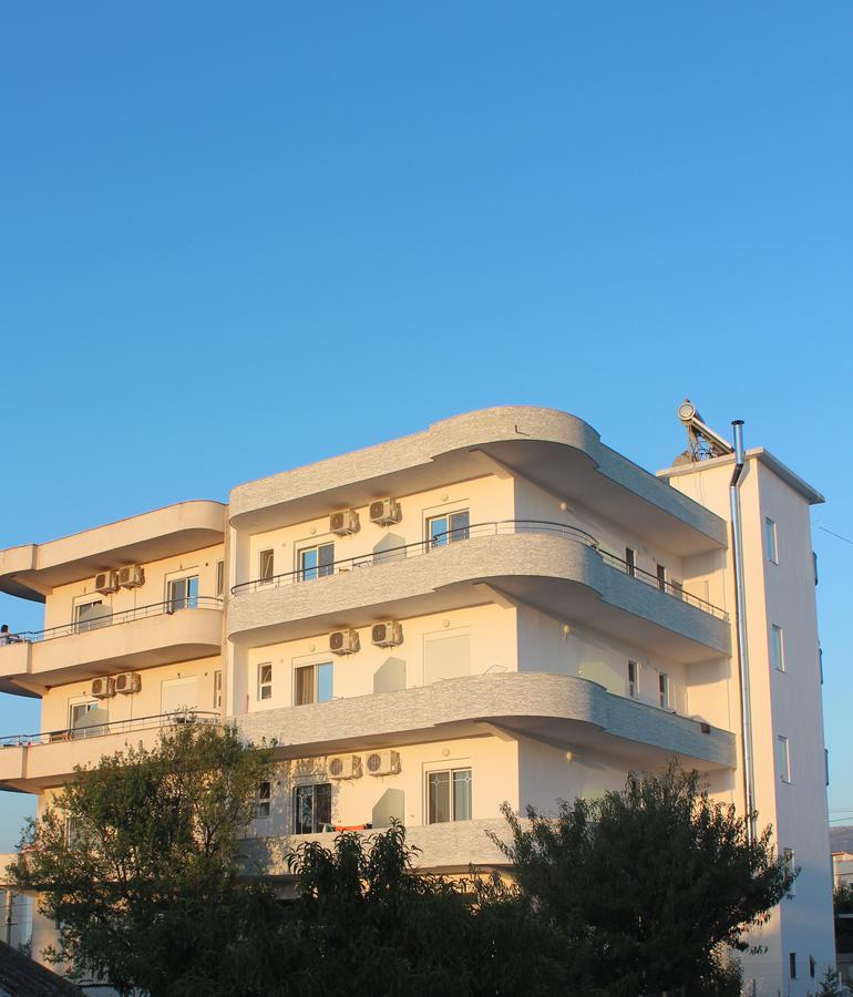 Family Hotel Haruni Ксамил Экстерьер фото