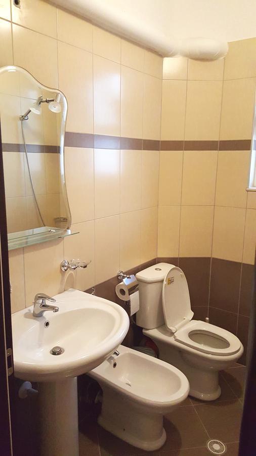 Family Hotel Haruni Ксамил Экстерьер фото